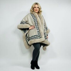 Faux Fur Trimmed Cream Women's Sweater Cape‎ Greek Key Patterned Poncho One Size